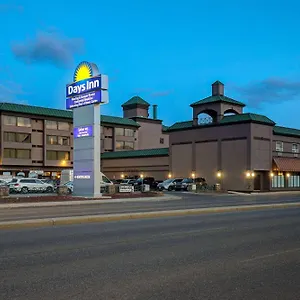 Days By Wyndham South 3*, YYC Canada