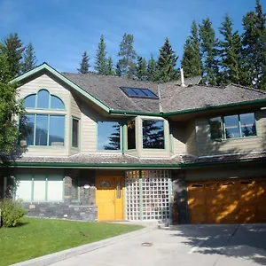 Cascade Court Bed & Breakfast