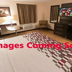 Red Roof Plus+ & Suites - Airport Hotel